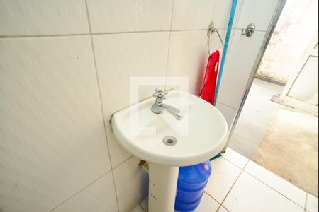 Casa à venda com 104m², 3 quartos e 1 vaga Casa à venda com 104m², 3 quartos e 1 vagaBanheiro externo