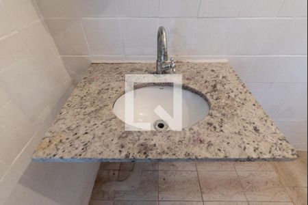 Casa para alugar com 80m², 2 quartos e 1 vaga Casa para alugar com 80m², 2 quartos e 1 vagaBanheiro Social 1