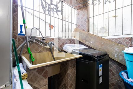 Casa à venda com 70m², 2 quartos e 1 vagaÁrea de Serviço