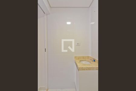 Banheiro de kitnet/studio para alugar com 1 quarto, 27m² em Santana, São Paulo