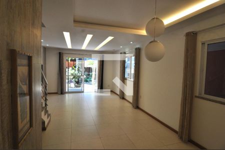 Sala de casa de condomínio à venda com 4 quartos, 209m² em Freguesia de Jacarepaguá, Rio de Janeiro