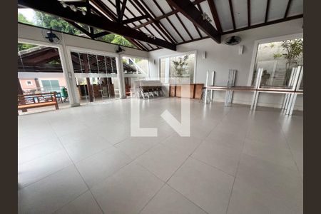 Casa de condomínio à venda com 209m², 4 quartos e 3 vagasÁrea comum