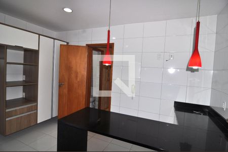 Casa de condomínio à venda com 209m², 4 quartos e 3 vagasCozinha 