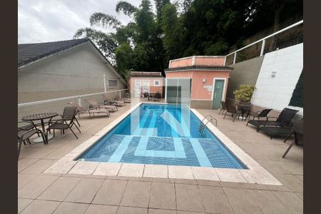 Casa de condomínio à venda com 209m², 4 quartos e 3 vagasPiscina