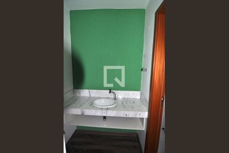 Casa de condomínio à venda com 209m², 4 quartos e 3 vagasBanheiro 