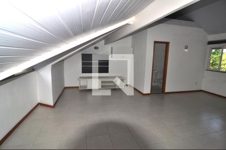 Casa de condomínio à venda com 209m², 4 quartos e 3 vagasSala 2 