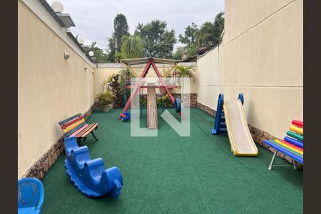 Casa de condomínio à venda com 209m², 4 quartos e 3 vagasÁrea comum - Playground