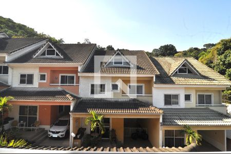 Casa de condomínio à venda com 209m², 4 quartos e 3 vagasVista Suíte 2