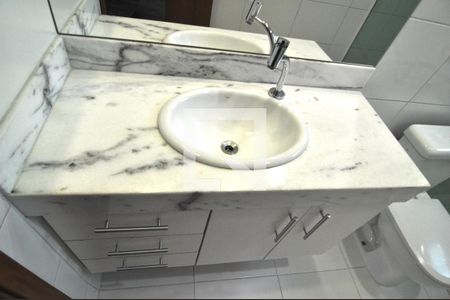 Casa de condomínio à venda com 209m², 4 quartos e 3 vagasBanheiro da Suíte 2
