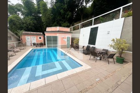 Casa de condomínio à venda com 209m², 4 quartos e 3 vagasPiscina