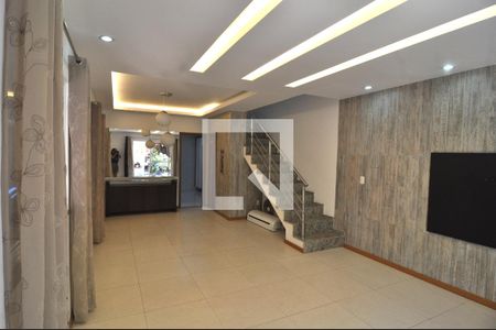 Sala de casa de condomínio à venda com 4 quartos, 209m² em Freguesia de Jacarepaguá, Rio de Janeiro