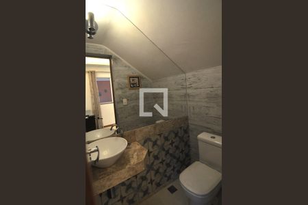 Casa de condomínio à venda com 209m², 4 quartos e 3 vagasLavabo