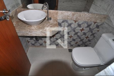 Casa de condomínio à venda com 209m², 4 quartos e 3 vagasLavabo