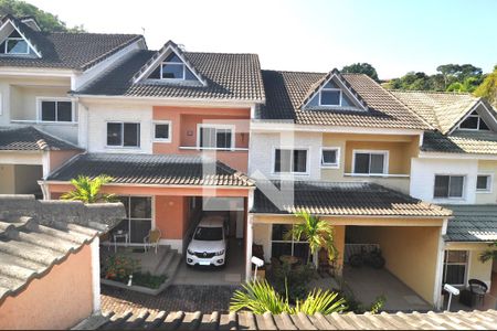 Casa de condomínio à venda com 209m², 4 quartos e 3 vagasVista Suíte 
