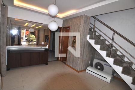 Sala de casa de condomínio à venda com 4 quartos, 209m² em Freguesia de Jacarepaguá, Rio de Janeiro