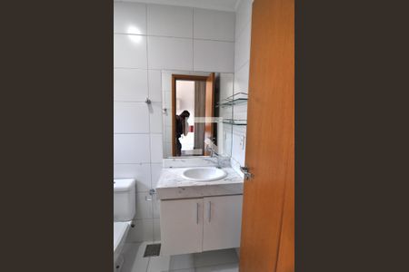 Casa de condomínio à venda com 209m², 4 quartos e 3 vagasBanheiro da Suíte 1