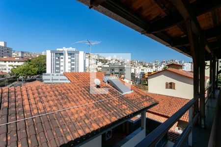 Casa à venda com 200m², 3 quartos e 2 vagasÁrea Externa
