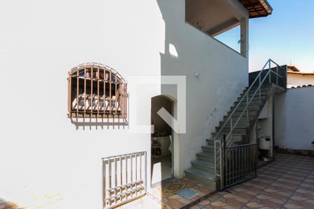Casa à venda com 200m², 3 quartos e 2 vagasÁrea Externa