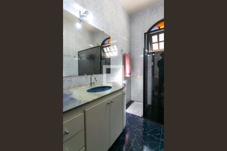 Casa à venda com 200m², 3 quartos e 2 vagasBanheiro da Suíte