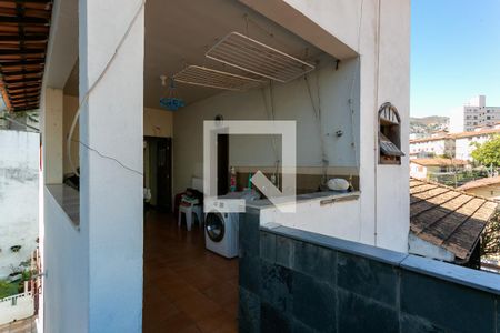 Casa à venda com 200m², 3 quartos e 2 vagasÁrea de Serviço