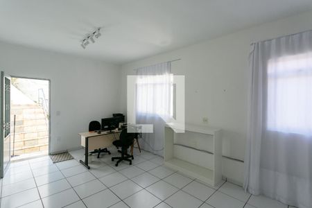Casa à venda com 200m², 3 quartos e 2 vagasEscritório