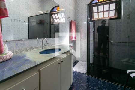 Casa à venda com 200m², 3 quartos e 2 vagasBanheiro da Suíte