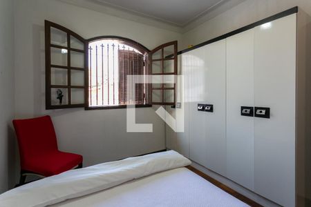 Quarto 1 de casa à venda com 3 quartos, 200m² em Santa Efigênia, Belo Horizonte
