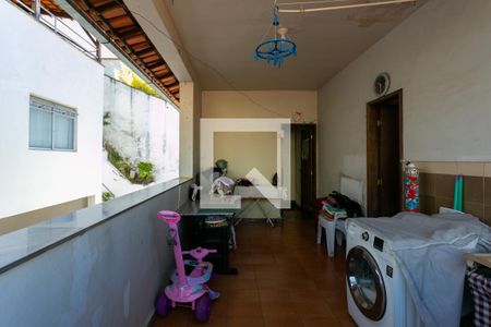 Casa à venda com 200m², 3 quartos e 2 vagasÁrea de Serviço
