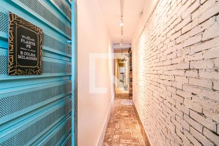 Casa à venda com 180m², 3 quartos e 4 vagas Casa à venda com 180m², 3 quartos e 4 vagasCorredor