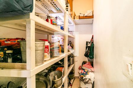 Casa à venda com 180m², 3 quartos e 4 vagas Casa à venda com 180m², 3 quartos e 4 vagasDispensa