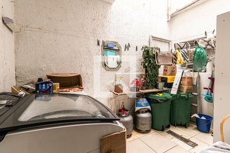 Casa à venda com 180m², 3 quartos e 4 vagas Casa à venda com 180m², 3 quartos e 4 vagasLavanderia