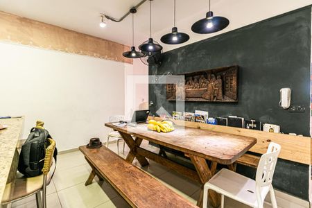 Casa à venda com 180m², 3 quartos e 4 vagas Casa à venda com 180m², 3 quartos e 4 vagasCozinha