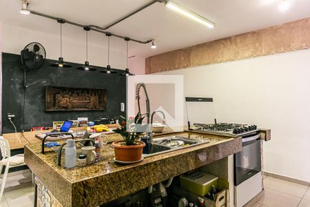 Casa à venda com 180m², 3 quartos e 4 vagas Casa à venda com 180m², 3 quartos e 4 vagasCozinha