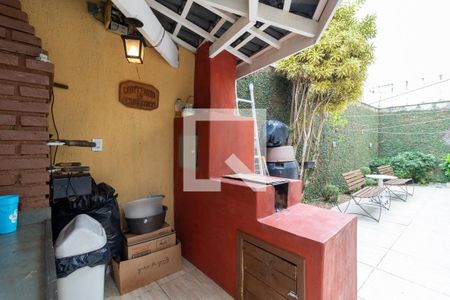 Casa à venda com 253m², 4 quartos e 5 vagasÁrea de Lazer - Forno de Pizza