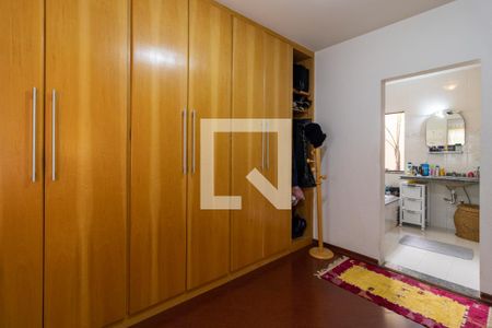 Casa à venda com 253m², 4 quartos e 5 vagasCloset da Suíte 1