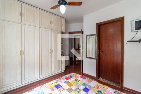 Casa à venda com 253m², 4 quartos e 5 vagasSuíte 2