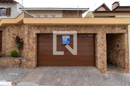 Casa à venda com 253m², 4 quartos e 5 vagasFachada