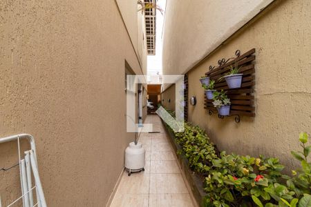 Casa à venda com 253m², 4 quartos e 5 vagasCorredor Lateral