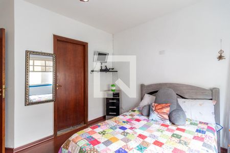 Casa à venda com 253m², 4 quartos e 5 vagasSuíte 2