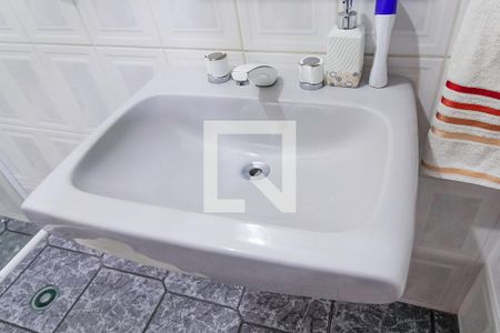 Casa à venda com 330m², 5 quartos e 4 vagasBanheiro 4