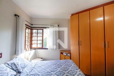 Casa à venda com 330m², 5 quartos e 4 vagasQuarto 2