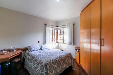 Casa à venda com 330m², 5 quartos e 4 vagasQuarto 2