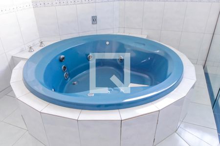 Casa à venda com 330m², 5 quartos e 4 vagasBanheiro da Suíte 2