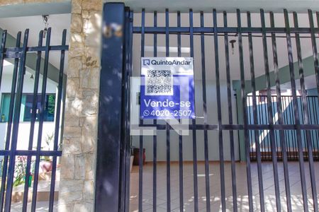 Casa à venda com 330m², 5 quartos e 4 vagasPlaquinha