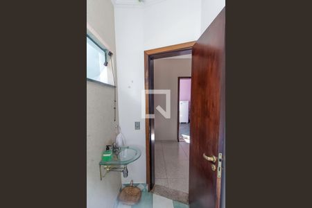 Casa à venda com 330m², 5 quartos e 4 vagasBanheiro 3