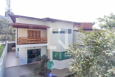 Casa à venda com 330m², 5 quartos e 4 vagasQuintal