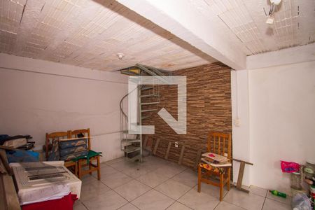 Sala 1 de casa para alugar com 3 quartos, 64m² em Vila Nova, Porto Alegre