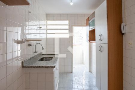 Cozinha de apartamento para alugar com 1 quarto, 57m² em Perdizes, São Paulo