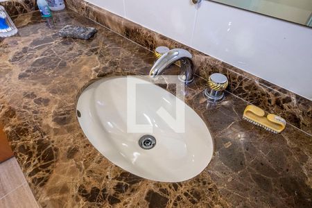 Casa à venda com 320m², 3 quartos e 4 vagasBanheiro Social 2