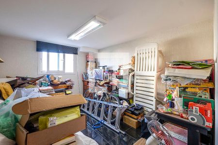 Casa à venda com 320m², 3 quartos e 4 vagasQuarto dos fundos 1